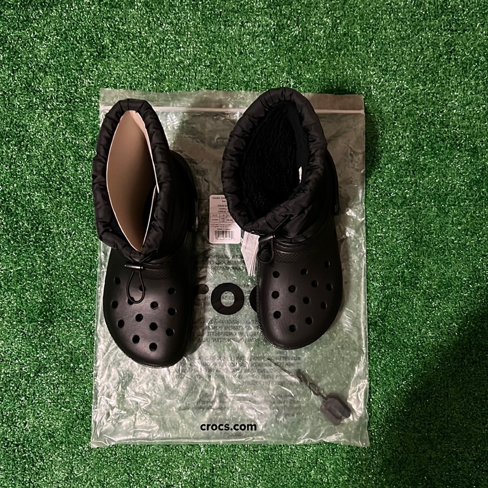 Crocs Classic Lined Neo Puff Boot Black